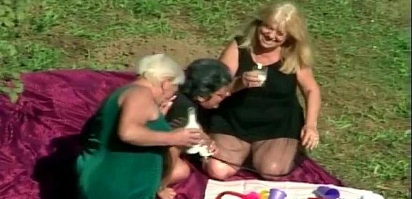  Fat Milf plays threesome style